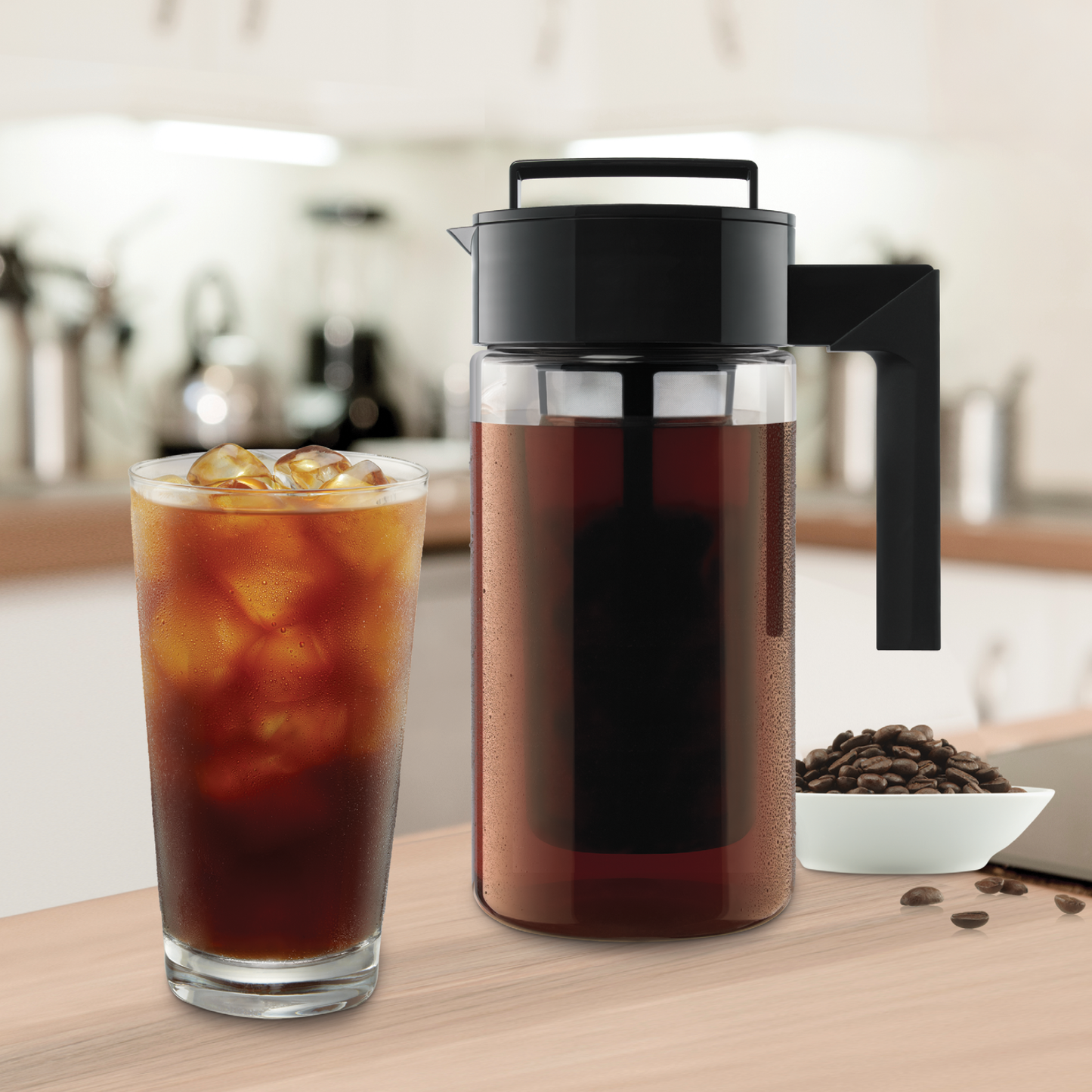 cold-brew-coffee-maker-v6 10310-ColdBrewCoffeeMaker-1qt-lifestyle2.png